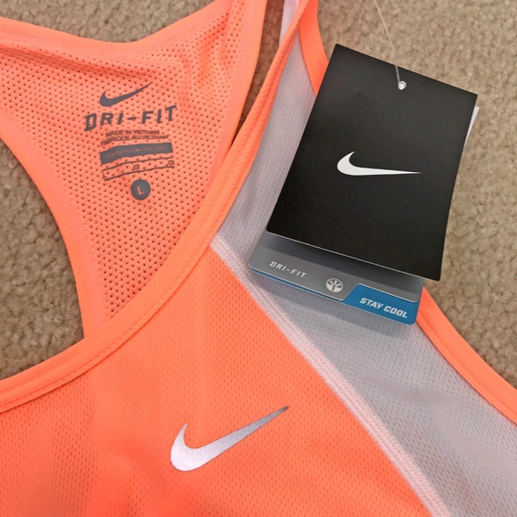 NIKE Dri-Fit Workout Racer Back Tank Top NWT L - Picture 3 of 4